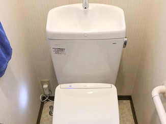 トイレリフォーム 高性能なウォシュレットがついた使いやすいトイレ